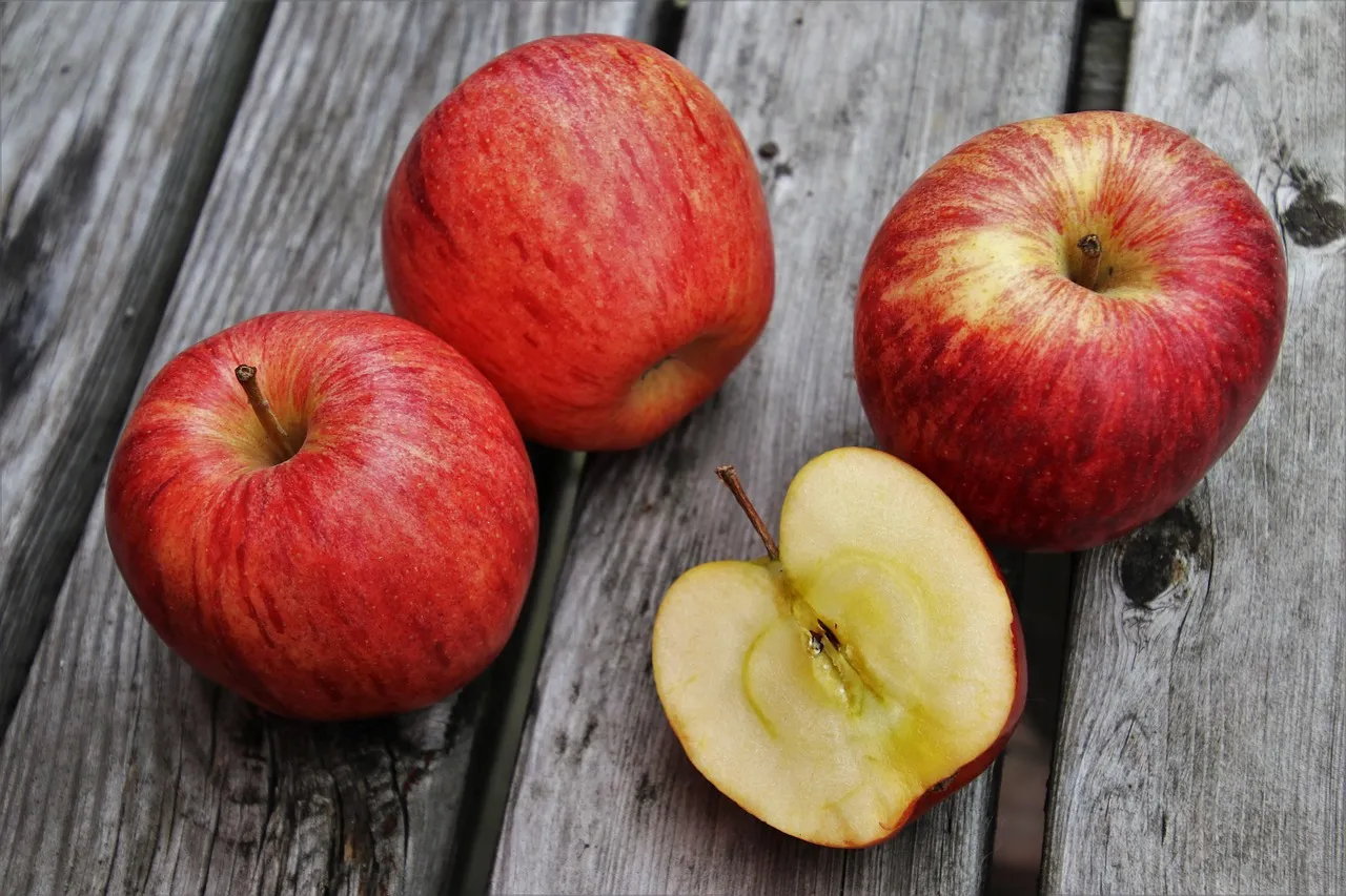 Apples, fruits, food — illustrating Average Weight Loss on Zepbound: The SURMOUNT Numbers