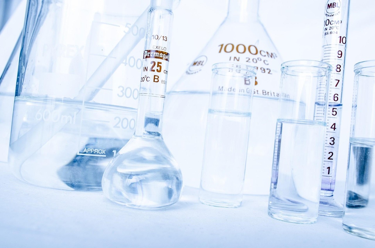 Rows of filled test tubes in a research laboratory used for chemical and pharmacological analysis