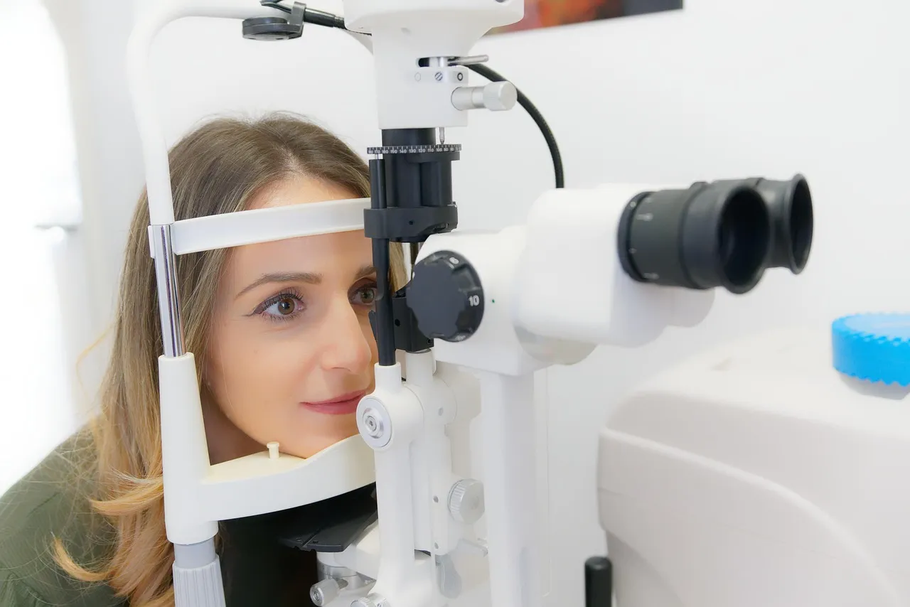Visual, visual test, vision — illustrating GLP-1s and Kidney Outcomes: The FLOW Trial, Explained