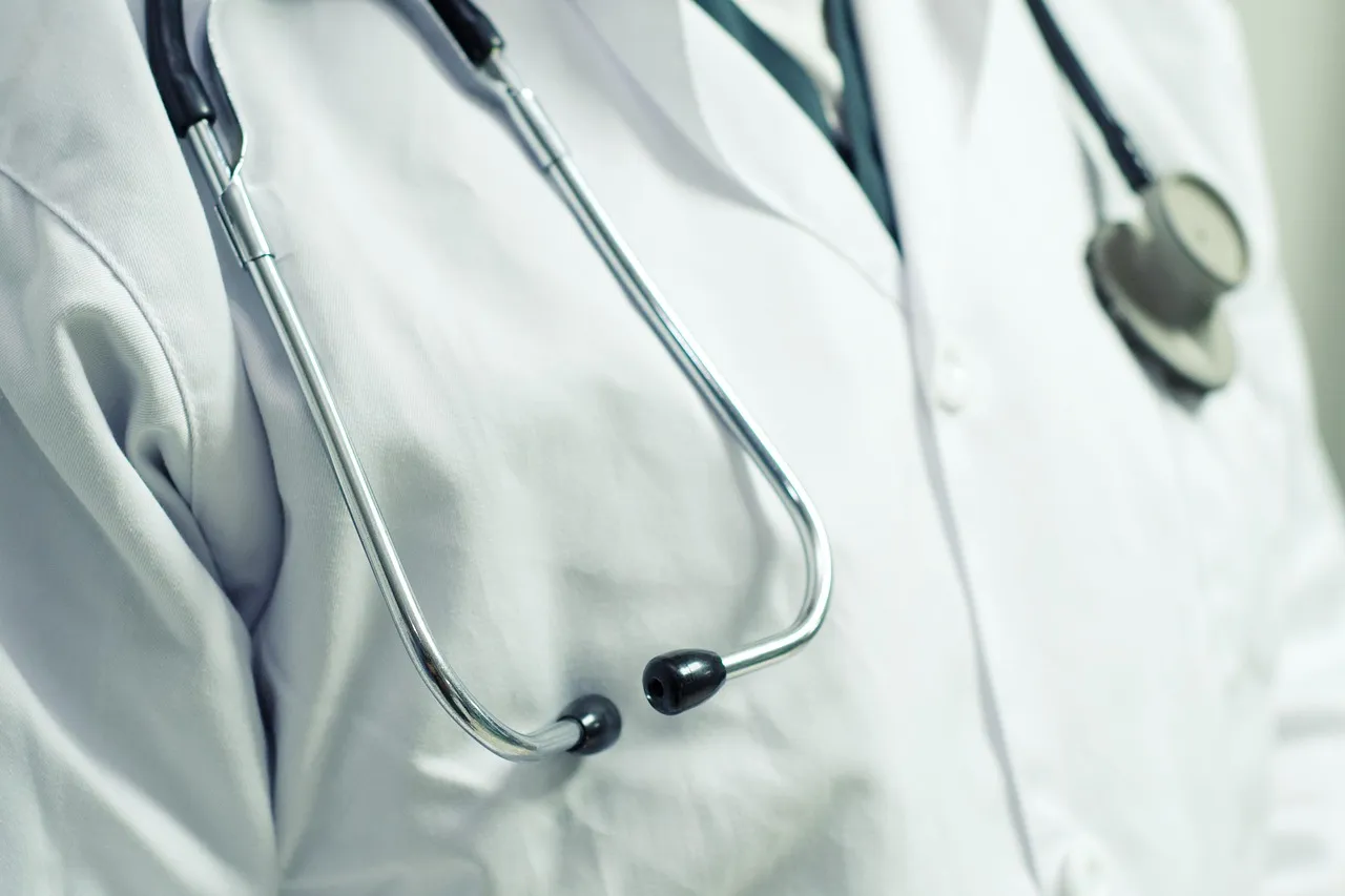 Stethoscope, doctor, nurse — illustrating Growth Hormone Secretagogues: Do They Beat Direct HGH?