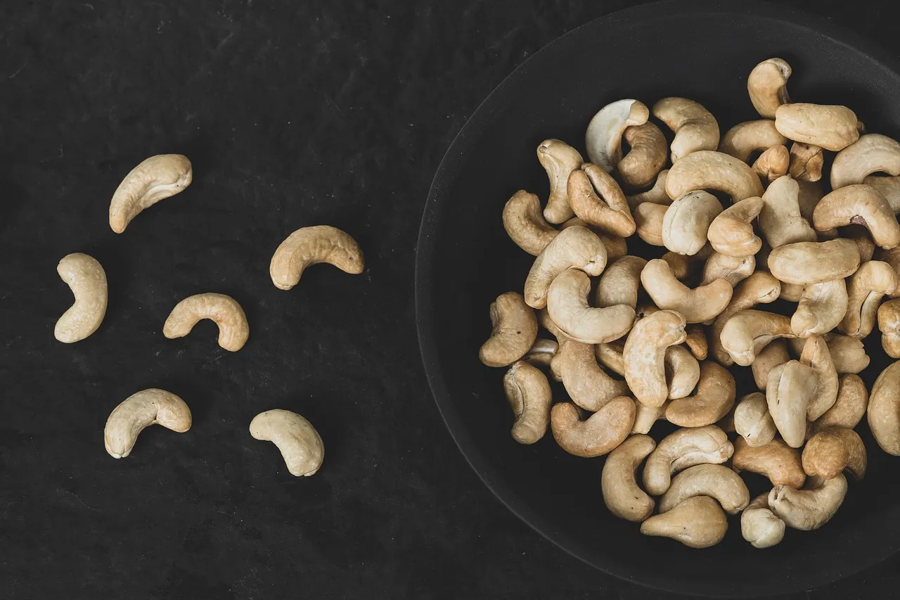 Cashew, nuts, snack — illustrating Non-Scale Victories: Tracking GLP-1 Progress