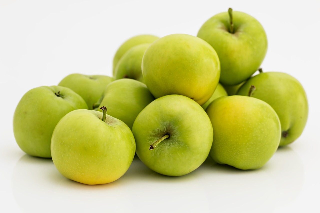 Apple, fruit, green — illustrating Semaglutide and Tirzepatide Titration Schedules: When to Step Up
